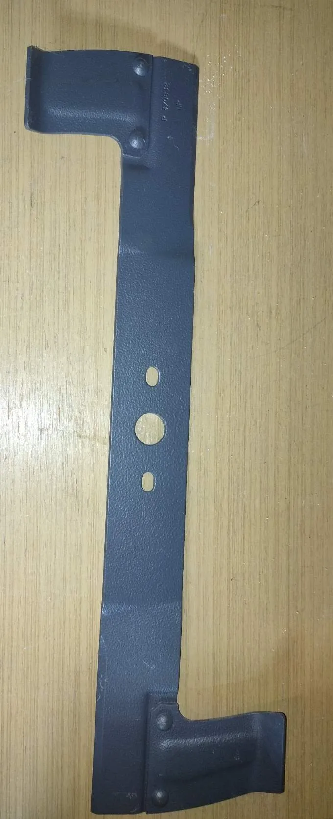NŮŽ